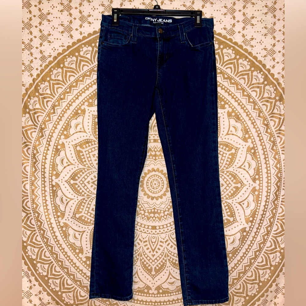 ✨HP✨ "DKNY” LADIES DARK WASH “SOHO” STRAIGHT LEG JEANS, SIZE 4 PETITE